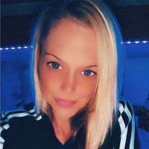 Meet your Posher, Alicia